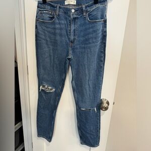 Abercrombie & Fitch The Skinny High Rise Jean Ripped Medium Wash 31/12 Long NWOT
